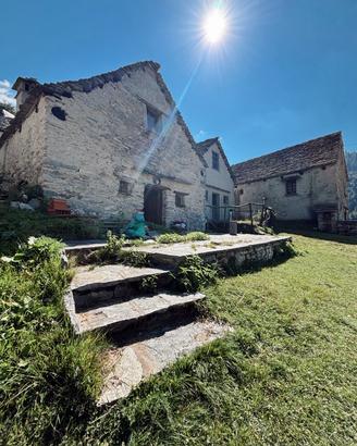 Baita in Valle Vigezzo, alpeggio Cortina