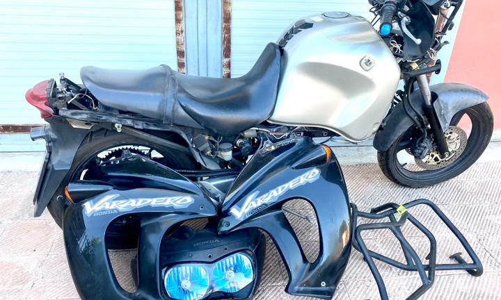 Varadero 1000 ricambi Honda Varadero 1000 2001
