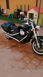 INTRUDER SUZUKI VS750