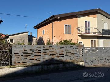 PORZIONE DI BIFAMILIARE A LENO