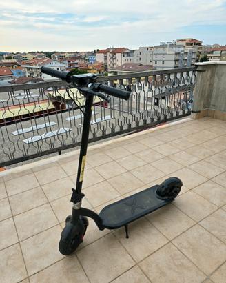 monopattino elettrico lexgo a 10