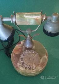 Telefono antico in marmo