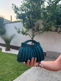 Borsa a mano all'uncinetto in fettuccia blue