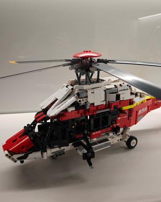 Elicottero di salvataggio Airbus H175 LEGO Technic