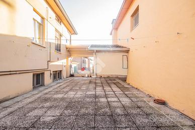 3 LOCALI A CORREGGIO