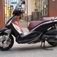 Piaggio Beverly 350 Sport Touring