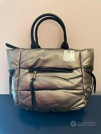 Borsa trapuntata metallizzata con tracolla