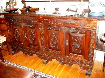 Grande credenza in rovere intagliato primi 900