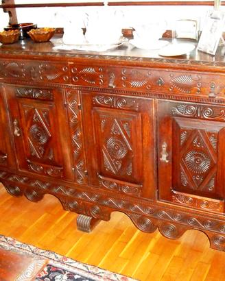 Grande credenza in rovere intagliato primi 900