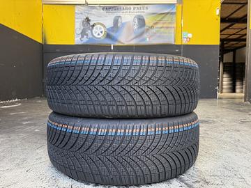 2 Gomme Goodyear 215/45R20 4 Stagioni 85% residui