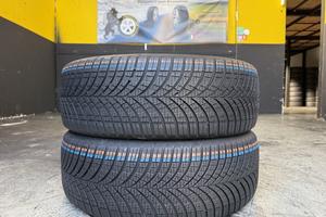 2 Gomme Goodyear 215/45R20 4 Stagioni 85% residui