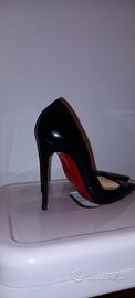 Louboutin hot sale decollete nere