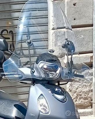 Parabrezza per SYM 200, completo di attacchi