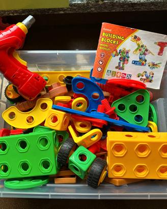 GIOCO COSTRUZIONI (oltre 100 pezzi)