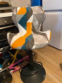 n.4 sgabelli girevoli