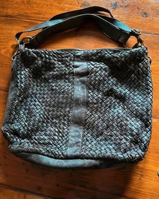 borsa a tracolla artigianale in pelle