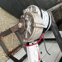 Motore elettrico 24V 250W  + regolatore centralina