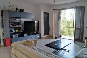 MONTECCHIO BIFAMILARE 4 LOCALI + GARAGE E CANTINA.