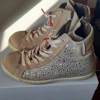 Scarpe Woz? beige con strass, 38, camoscio