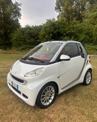 Smart ForTwo Cabrio 1.0 MHD Passion (2011)