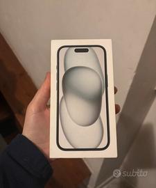 Scatola iphone 15 nero con sticker Apple