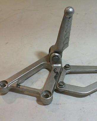 SUPPORTO DX PEDANA PILOTA APRILIA RSV - TUONO 1000