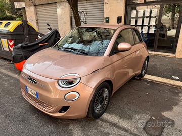 Fiat 500 500e Berlina 42 kWh Icon Led sensori parc