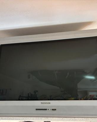 THOMSON 32” 16:9 X-FLAT – 100Hz HIGH FOCUS