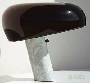 Snoopy Flos nera imballata con fattura