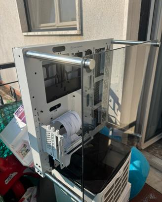 Case thermaltake bianco atx-gpu verticale perfetto