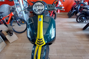 Piaggio Vespa Gts 300 hpe racing sport 2021