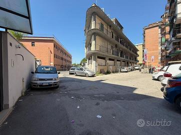 3 LOCALI A NAPOLI