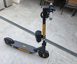 Monopattino Ninebot Max G30