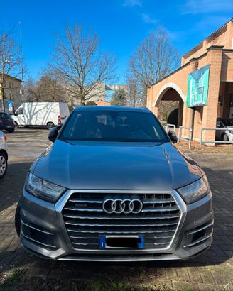 AUDI Q7 3.0 TDI