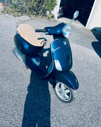 Piaggio Vespa LX 50 cc, colore blu metalizzato,.