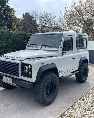 Land Rover Defender 90 N1 autocarro