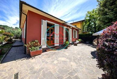 Villa di 100 m² con 4 locali a Pescia