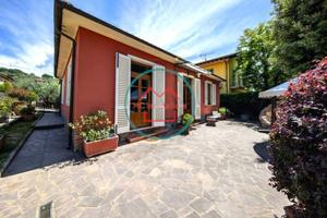 Villa di 100 m² con 4 locali a Pescia