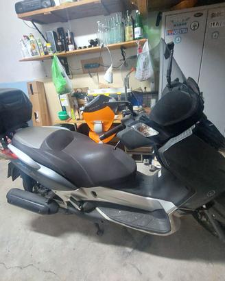 YAMAHA XMAX 250