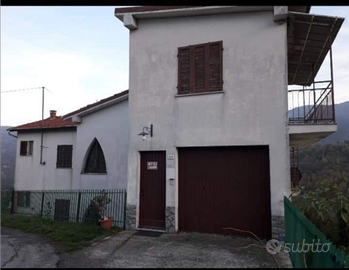 Casa indipendente con 3 appartamenti