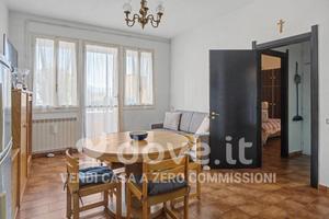 Appartamento di 100 m² con 3 locali e posto auto a