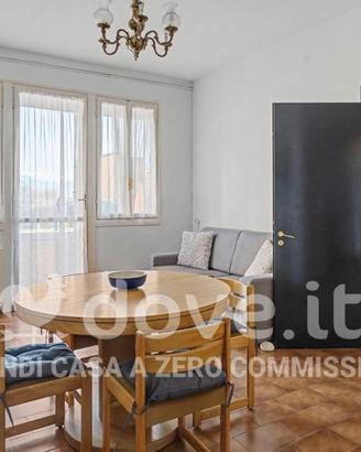 Appartamento di 100 m² con 3 locali e posto auto a