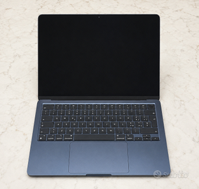 Apple 2022 MacBook Air Portatile