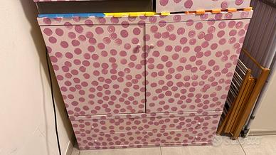 Divano, cassettiera, 2 comodini, rete e giroletto