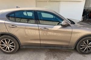 Alfa Romeo Stelvio 2.2 Turbodiesel 180 CV AT8 RWD