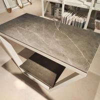 Tavolo di legno-gres