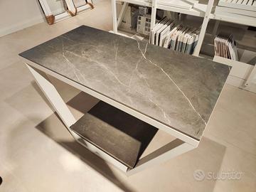 Tavolo di legno-gres