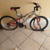 Bici MTB da ragazzo misura 24 ruota anteriore da