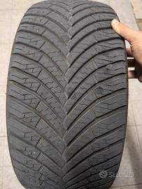 Coppia gomme 4 stagioni  225/40 R18 con 4mila km