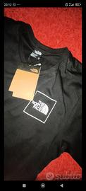 maglia nera The North Face